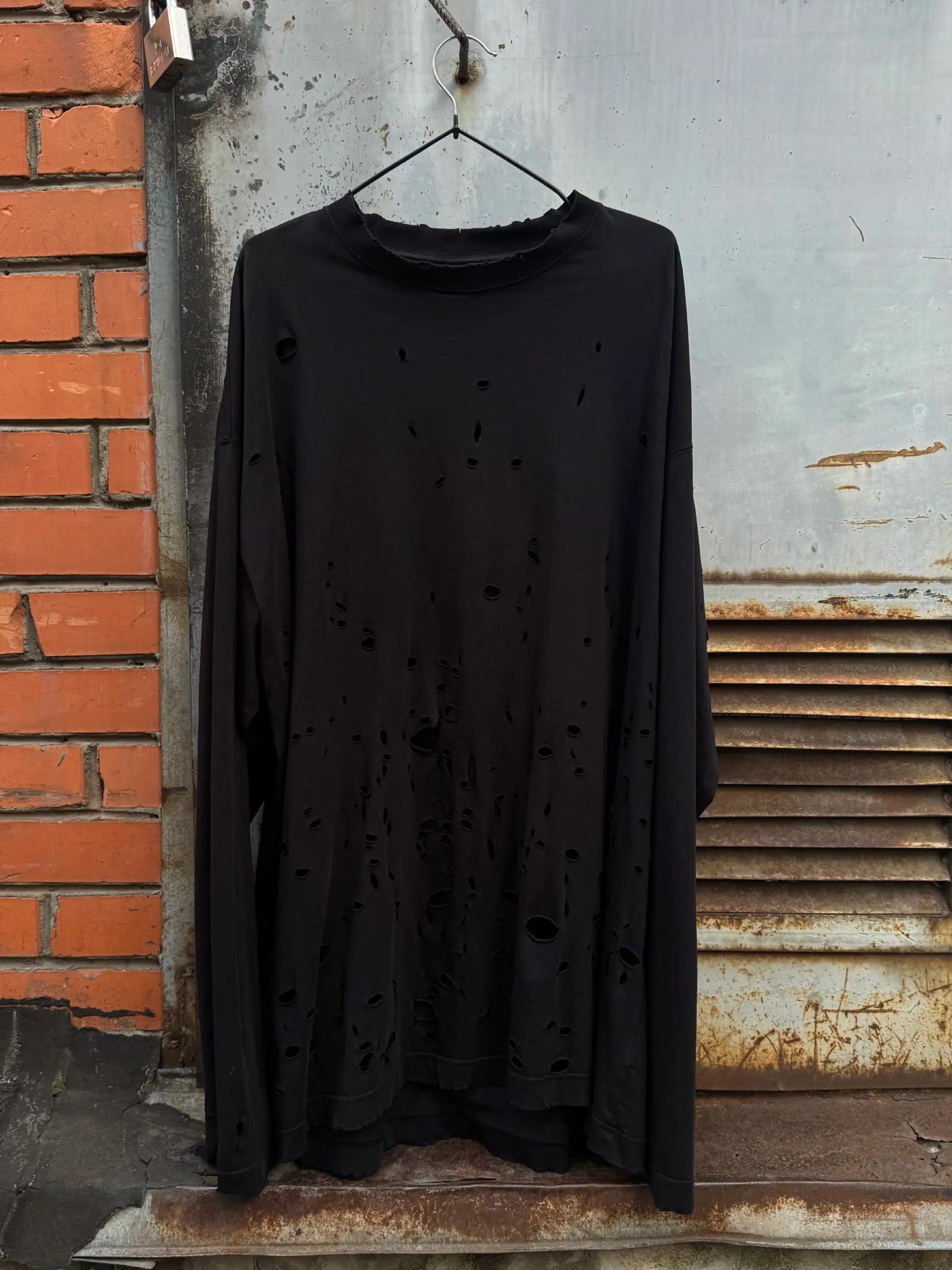 Vetements Vetements Limited Edition Distressed Longsleeve T-Shirt
